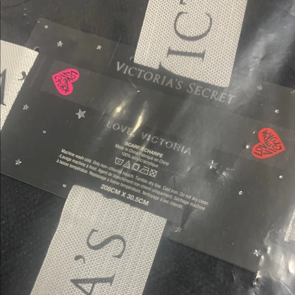 Victoria's Secret Black‎ and Pink Heart Scarf with Fringe - 6087